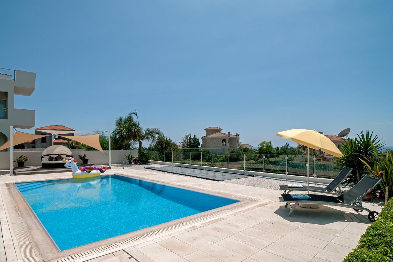 Villa Verdi: Luxury Villa With Private Pool Пейя Экстерьер фото